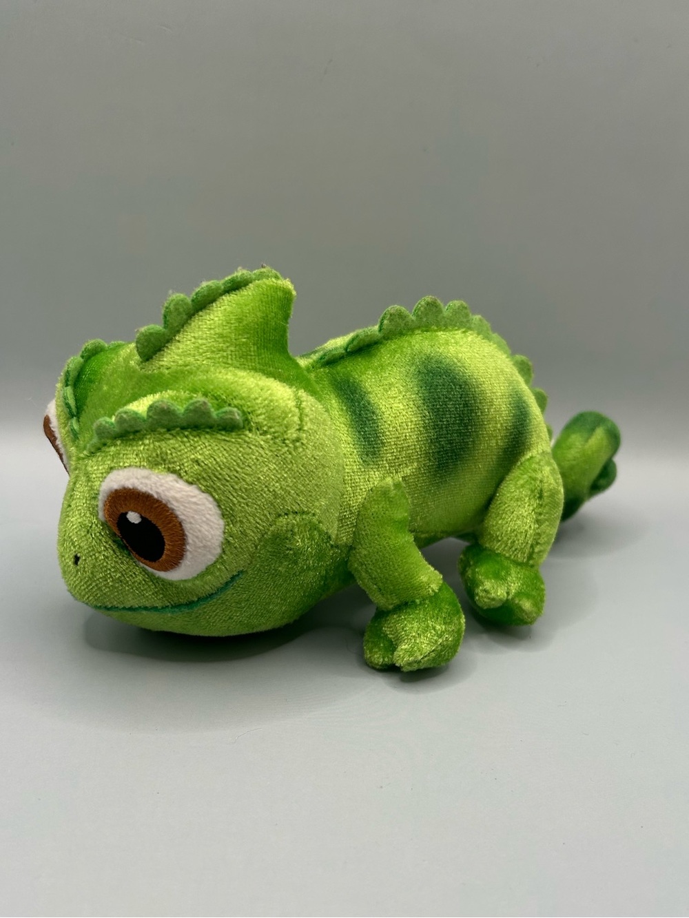 Disney Tangled Pascal Shoulder Stuffed Animal Rapunzel Sidekick Chameleon